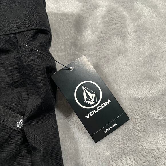 Volcom Shorts 34 Black Grand Fang Cargo Loose Fit Surf Skate Casual New - Picture 4 of 12